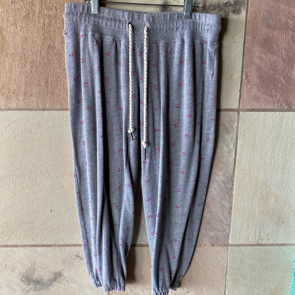 Roxy Capri Sweatpants Grey Pink Anchor